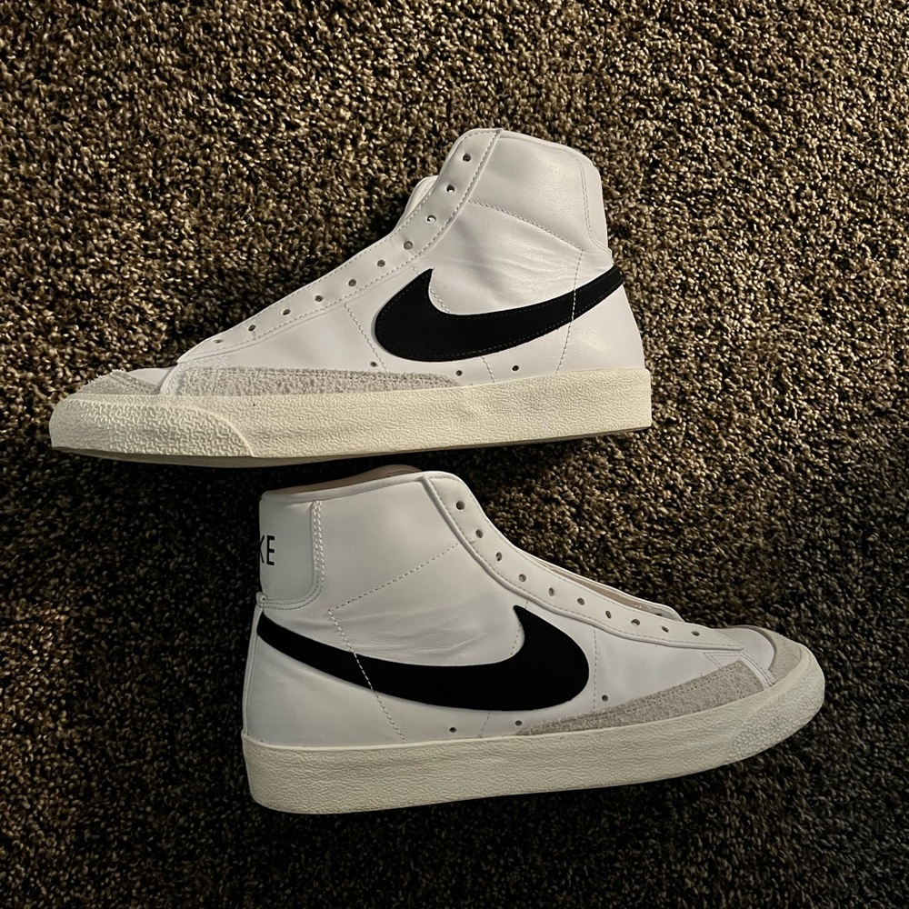 Nike Men's Blazer Mid “77” sz11